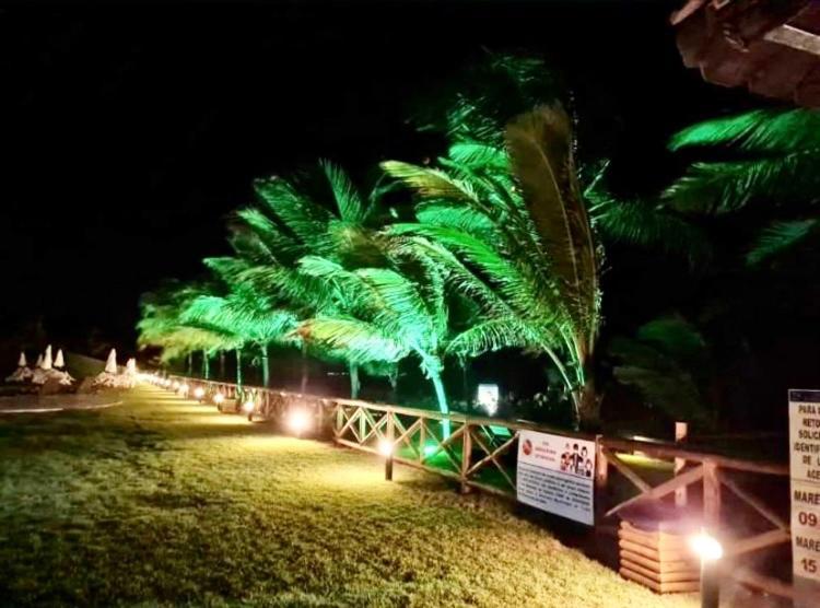 Temporada Pe Na Areia Guarajuba Apartment Luaran gambar